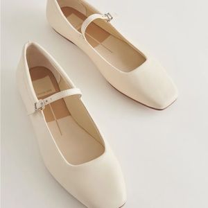 Dolce Vita Reyes Ivory Ballerina Flats